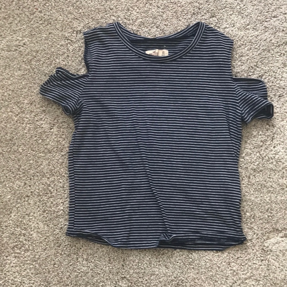 OFF SHOULDER HOLLISTER SHIRT GIRLS❤️